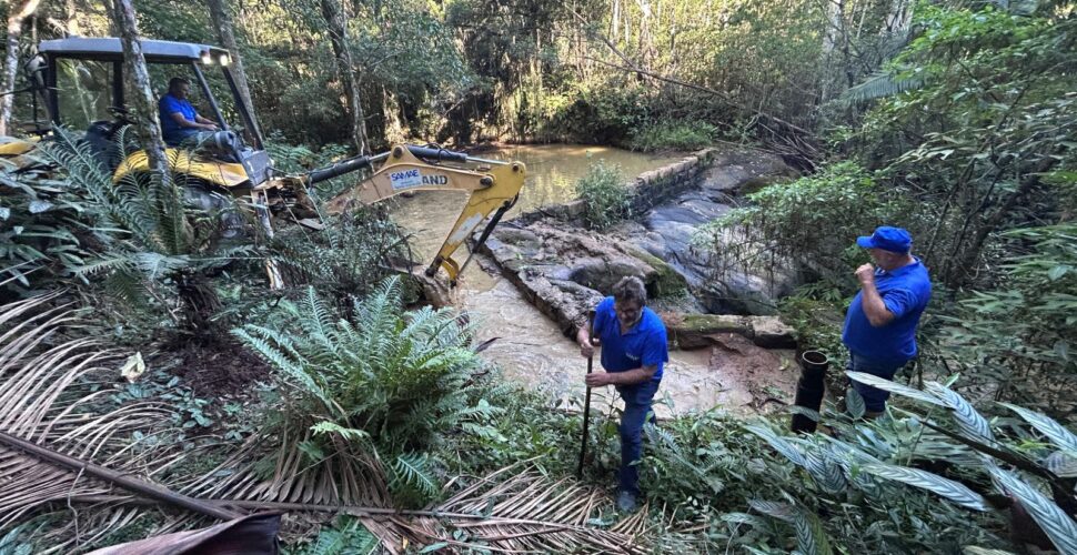 Samae realiza limpeza em represas para otimizar captação e melhorar a qualidade da água em Urussanga