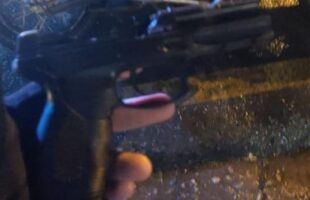 Mulheres são assaltadas por trio armado em frente a residência em Capivari de Baixo
