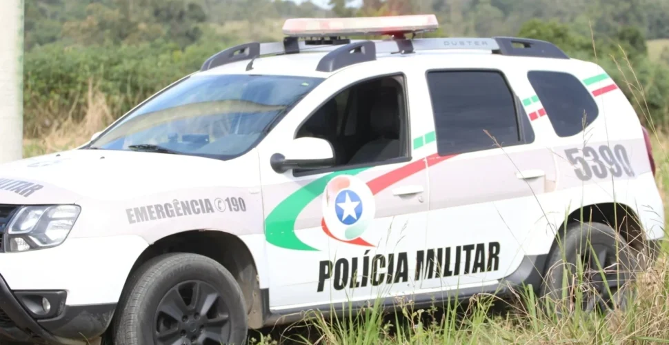 Homem armado assalta mercado e foge com dinheiro em Morro da Fumaça