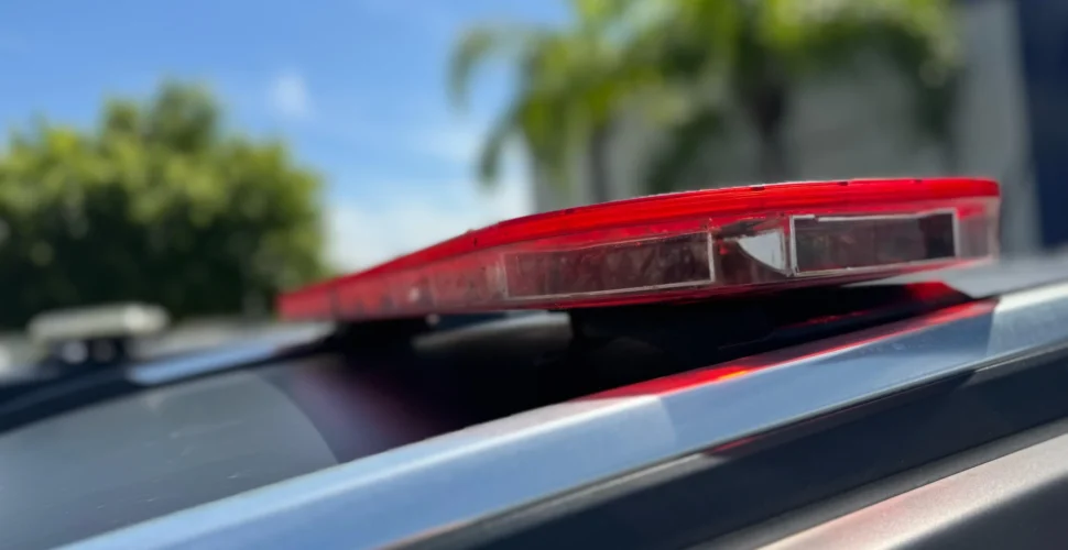 Homem é preso por tráfico de drogas após tentar fugir e resistir à abordagem em Tubarão