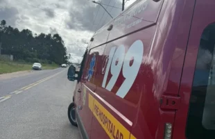 Ciclista fica ferido em colisão com carro em Jaguaruna