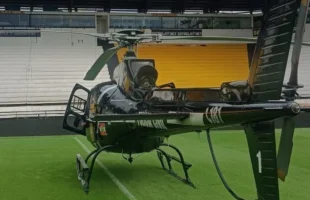 Trabalhador é prensado por caminhão e fica ferido em estádio de Criciúma