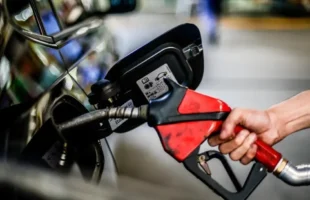 Gasolina sem imposto e chope a preço real marcam ação em Orleans
