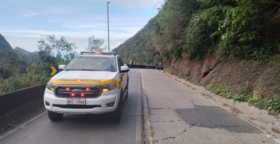 Acidente entre três motocicletas deixa um ferido na Serra do Rio do Rastro, em Lauro Müller