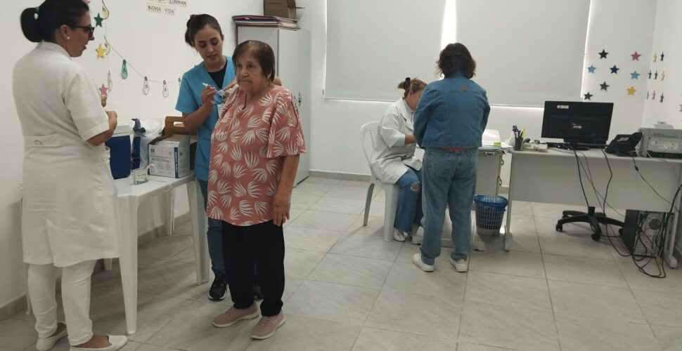 Cocal do Sul lidera cobertura vacinal contra a gripe na AMREC