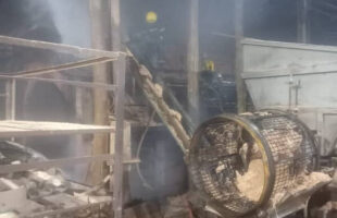 Fogo em cerâmica é rapidamente controlado durante a madrugada em Içara