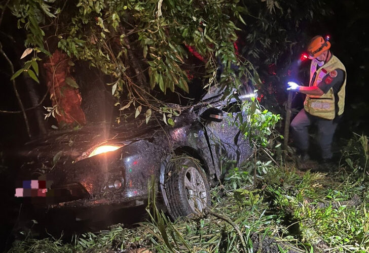 Homem é resgatado de barranco às margens da Beira-Rio durante ação social em Tubarão