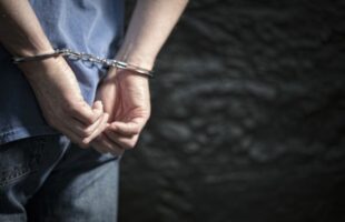 Homem com mais de 10 anos de pena em aberto é preso no Centro de Tubarão