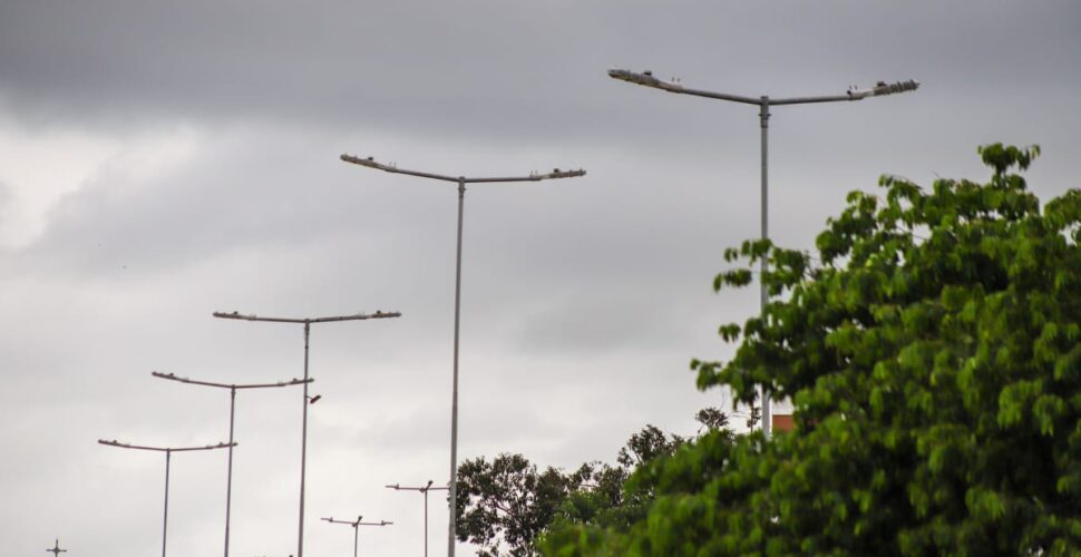 Inovação na Iluminação Pública permite identificação precisa de postes com problemas em Criciúma