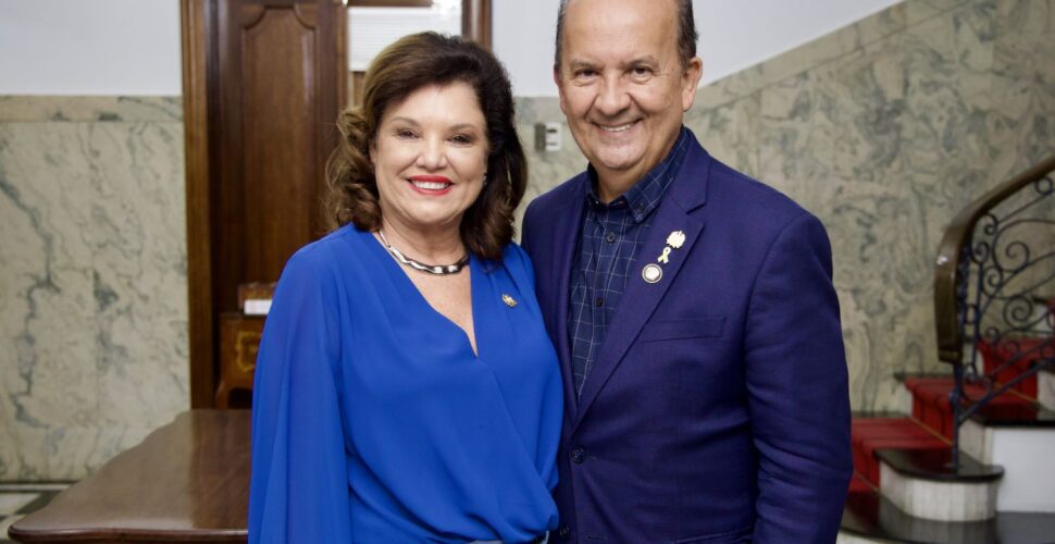 Jorginho Mello transmite o cargo à vice-governadora para cumprir missão nos Estados Unidos