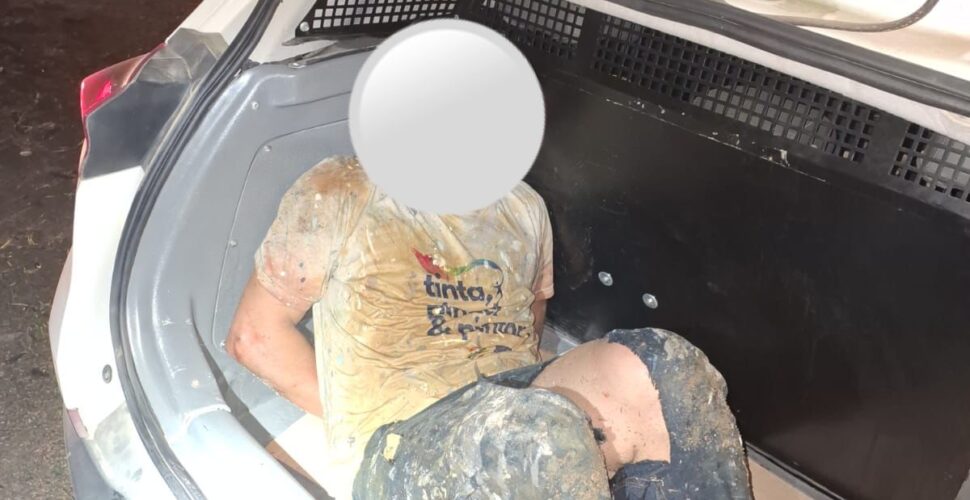 Homem é preso após fuga alucinada e acidente em Lauro Müller: motorista estava embriagado e sem habilitação definitiva