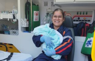 Bebê de apenas 7 dias é salvo pelo SAMU em Lauro Müller após engasgar com leite materno