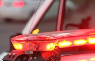 Homem é baleado nas nádegas enquanto estava às margens da BR-101, em Içara