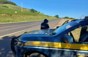 Feriado de 1º de Maio termina com 14 mortes e mais de 100 acidentes nas rodovias federais de SC