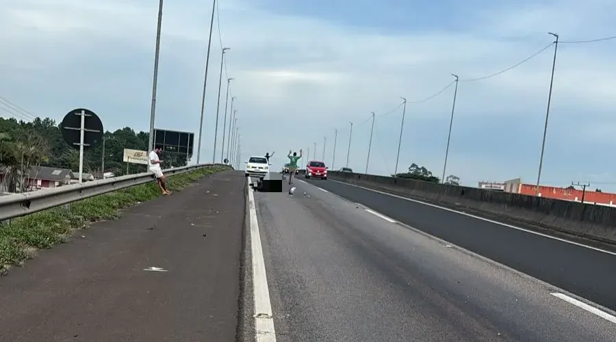 Acidente fatal na BR-101 tira a vida de motociclista em Araranguá