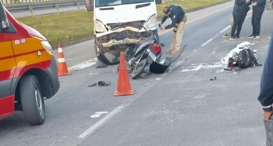 Acidente com vítima fatal é registrado na marginal da BR-101, em Araranguá