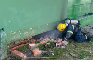 Princípio de incêndio em escola de Içara mobiliza Corpo de Bombeiros