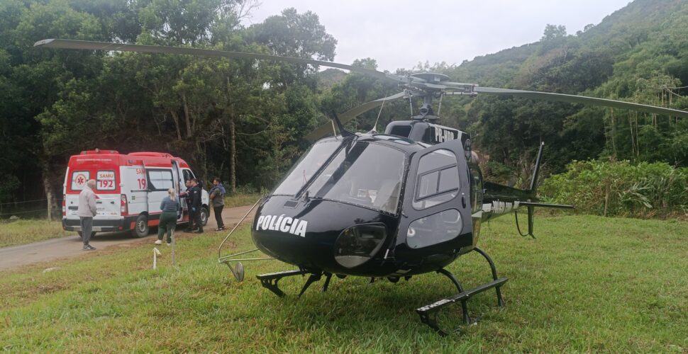 SAER/SAMU realiza resgate aeromédico de jovem após ser prensada por veículos em Lauro Muller