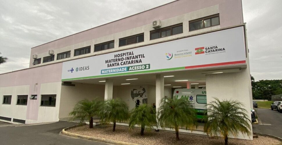 Mulher tem celular furtado enquanto cochilava em hospital de Criciúma