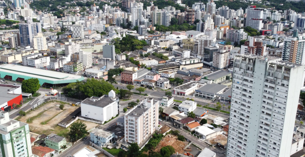 Prefeitura e entidades empresariais chegam a consenso sobre regulamentação de feiras em Criciúma