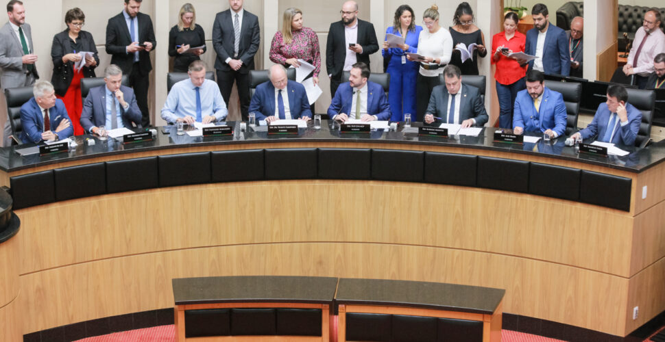 CCJ acata projeto que simplifica o processo de transferência de veículos