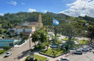 Município de Pedras Grandes regulamenta transporte para agentes de saúde e endemias após recomendação do MPSC