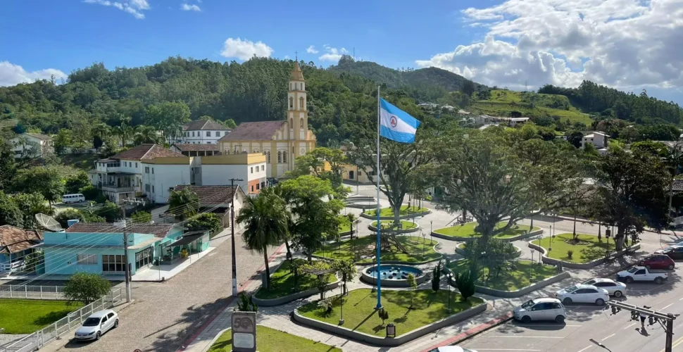 Município de Pedras Grandes regulamenta transporte para agentes de saúde e endemias após recomendação do MPSC