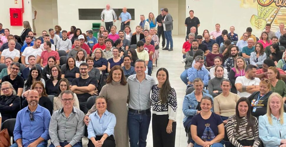 Prefeitura de Orleans celebra Dia do Trabalhador com servidores públicos