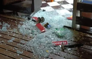 Homens invadem conveniência de um posto de combustíveis em Forquilhinha