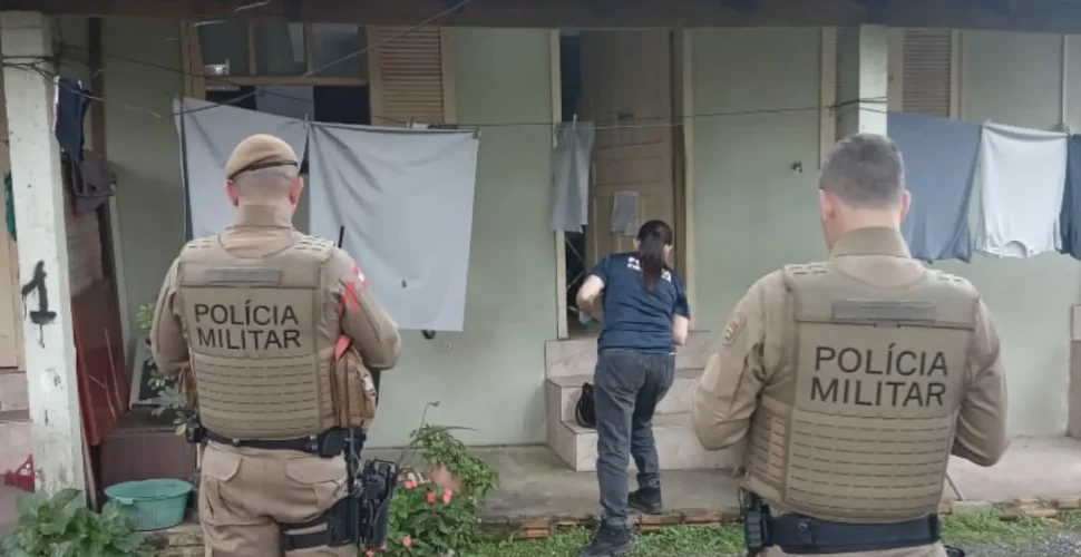 Mulher é encontrada morta dentro de casa no Centro de Içara