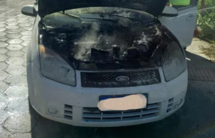 Incêndio em veículo mobiliza bombeiros em Içara