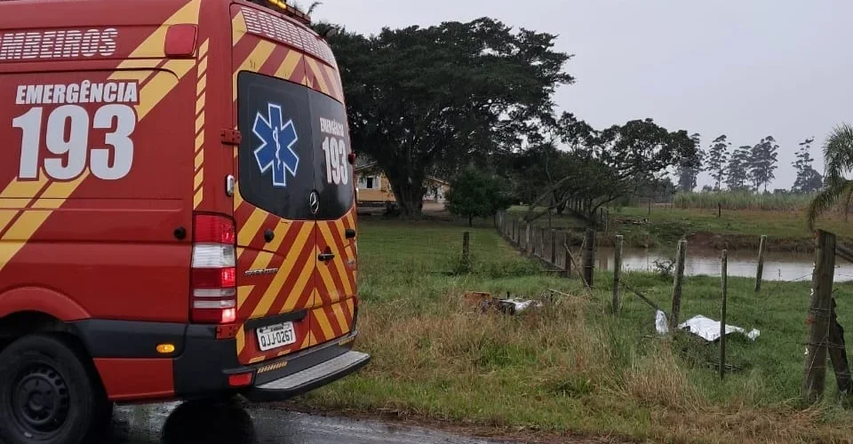 Homem morre após colidir com cerca em Criciúma