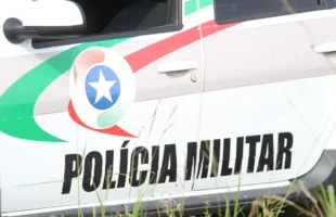Polícia apreende drogas após fuga de suspeitos em Tubarão