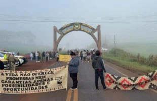 SC-155 tem bloqueios nesta segunda-feira por protesto indígena