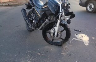 Colisão entre carro e moto deixa dois feridos em Criciúma