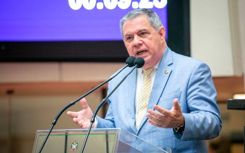 Deputado Mário Motta alerta para desigualdades na distribuição de leitos de UTI em Santa Catarina