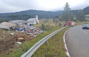 Acidente grave em Bom Jardim da Serra deixa um morto e um ferido na SC-390