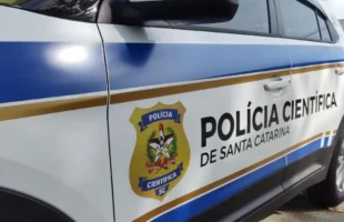 Mulher morre após colisão com caminhão enquanto pedalava em Sombrio