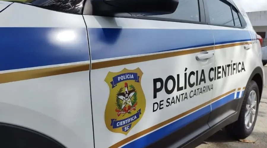 Mulher morre após colisão com caminhão enquanto pedalava em Sombrio