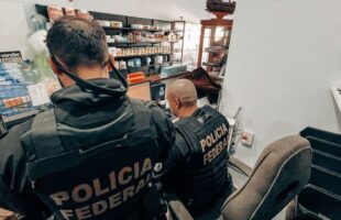 Polícia Federal prende homem em Laguna por armazenamento de imagens de abuso infantil