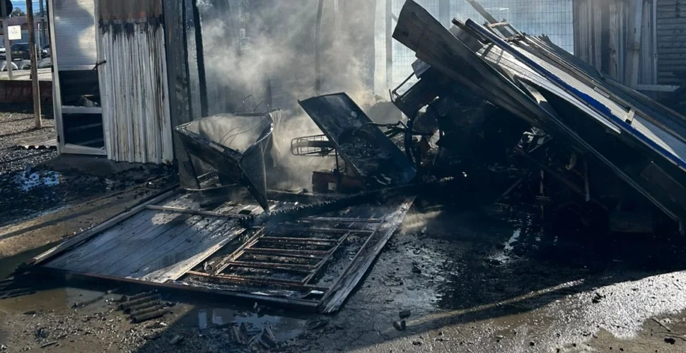 Incêndio atinge depósito de recicláveis no Centro de Araranguá