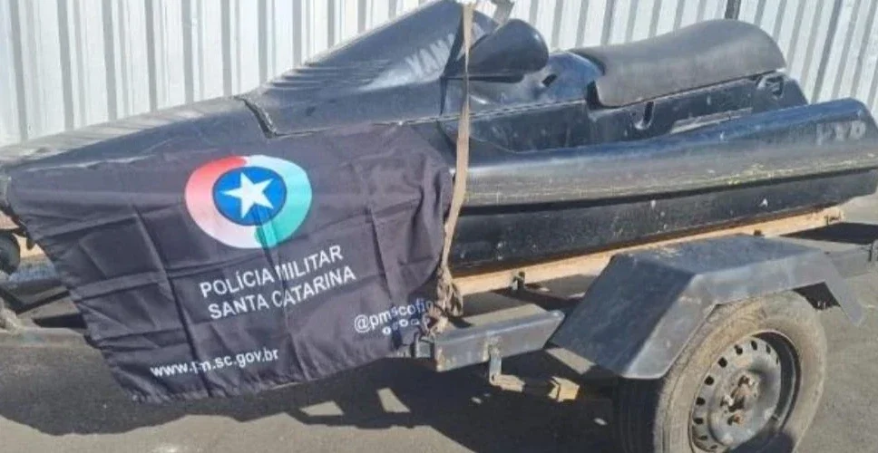 Homem encontra jet ski furtado há mais de um ano anunciado à venda em Sombrio
