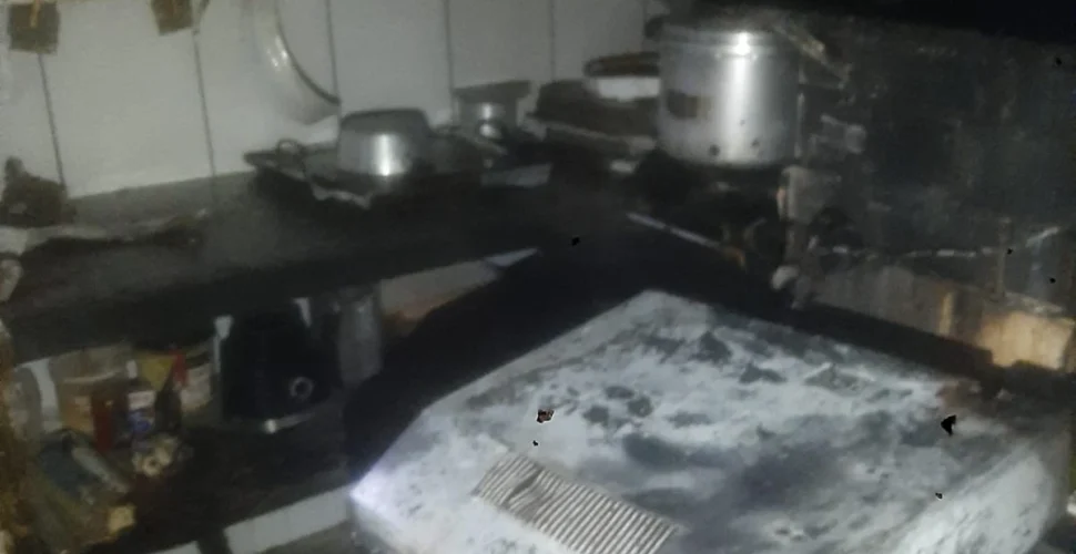 Incêndio atinge cozinha de restaurante no Centro de Passo de Torres