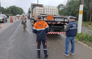 Operações em Içara e Cocal do Sul fiscalizam transporte de produtos perigosos