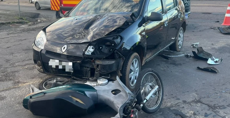Motociclista é atingido por carro e fica ferido em Criciúma