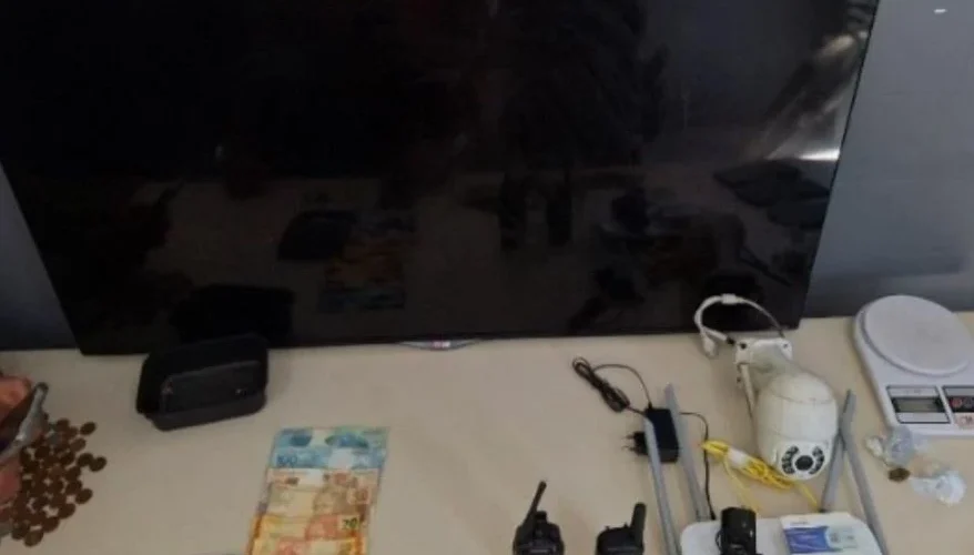 Jovem é preso por tráfico de drogas em Criciúma