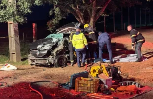 Tragédia na Antônio Darós: Motorista morre ao colidir frontalmente com ônibus após invadir contramão em Criciúma