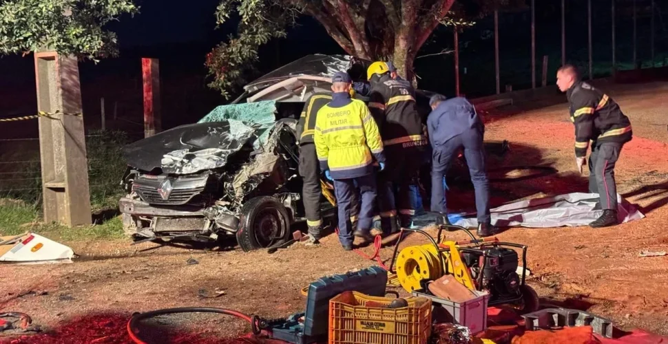 Tragédia na Antônio Darós: Motorista morre ao colidir frontalmente com ônibus após invadir contramão em Criciúma