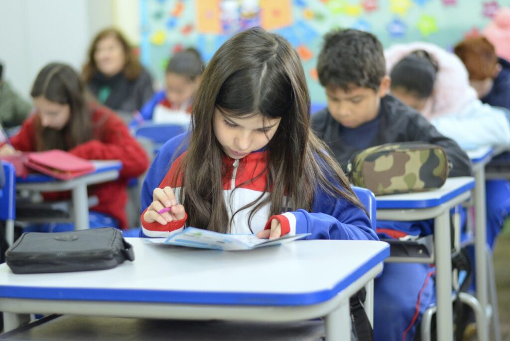 Alunos de Escolas de Siderópolis recebem oficinas da educação Ambiental do SGB
