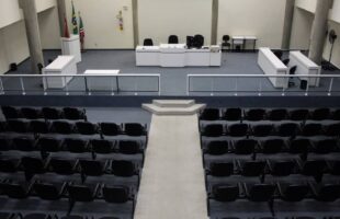 Mãe e filho que mataram o pai em Criciúma têm pena aumentada